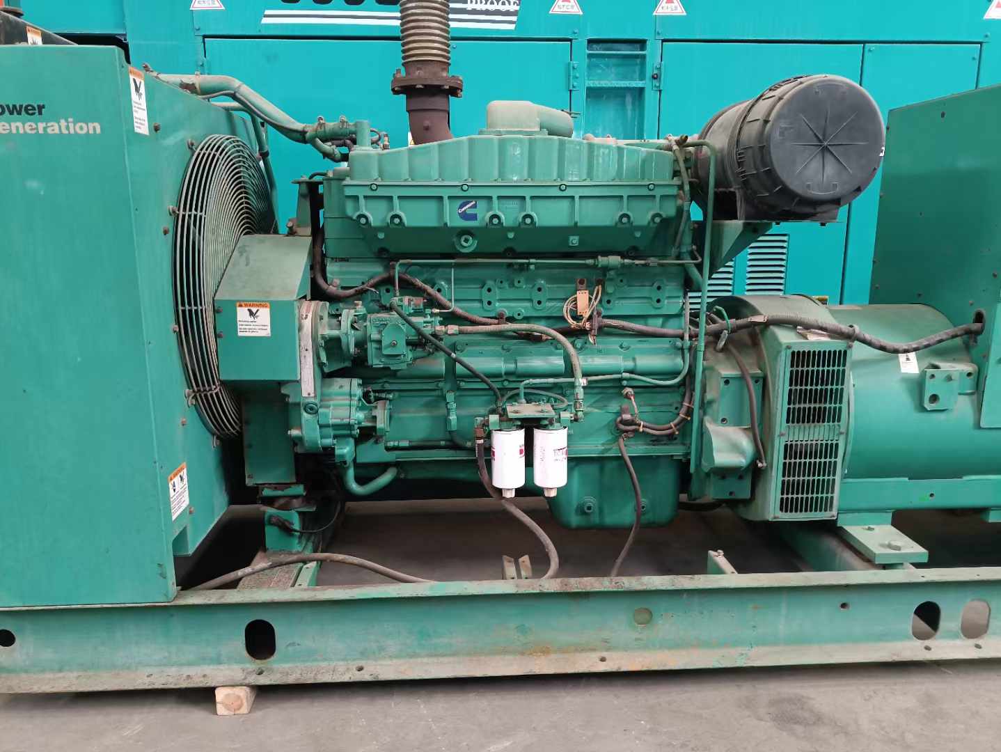东城街道过载会对 600kW 柴油发电机组造成哪些损害？